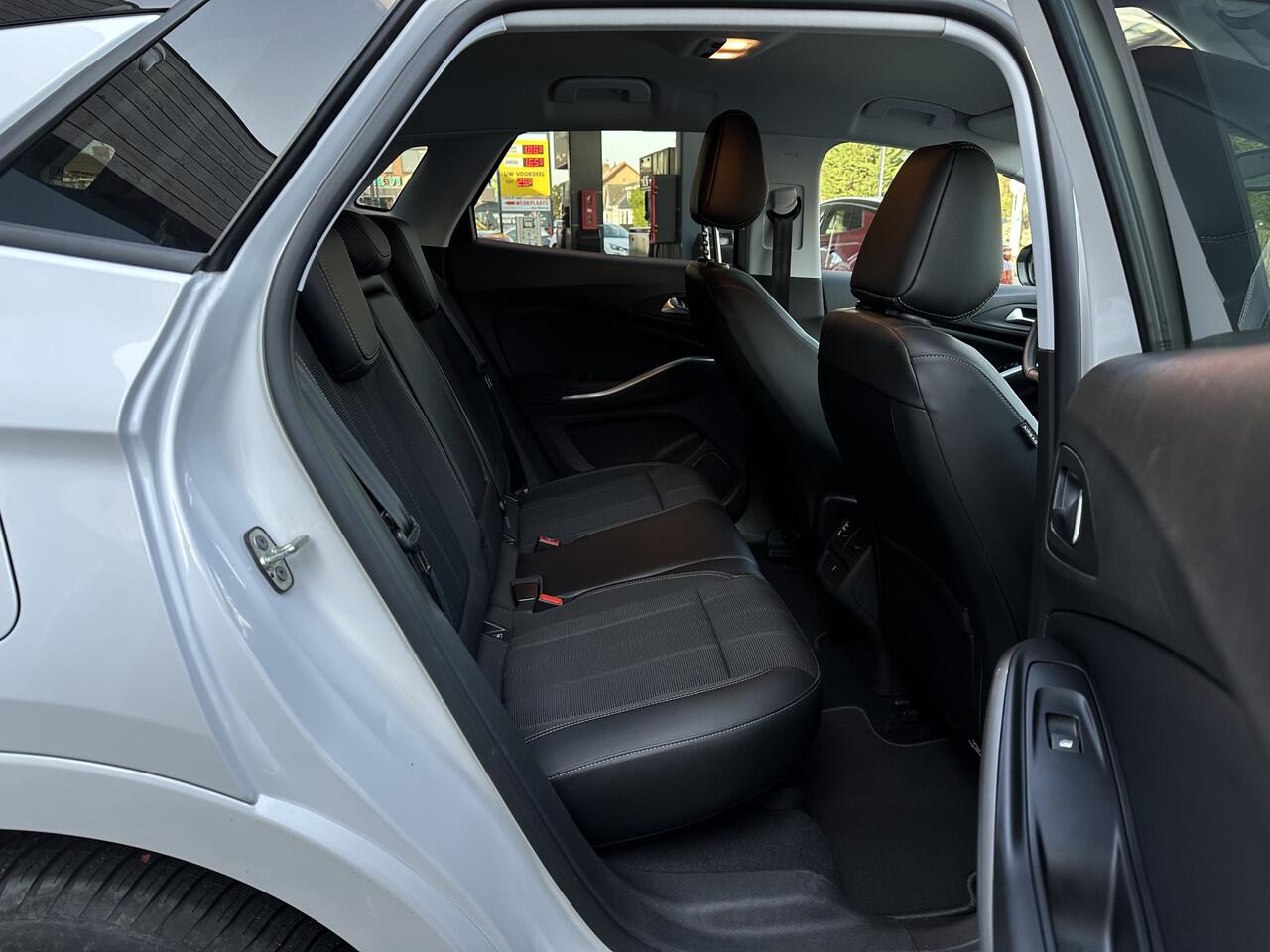 Opel Grandland 1.2 Turbo Elegance Automaat Camera/Stoel en stuurverwarming/Zelf inparkeren.