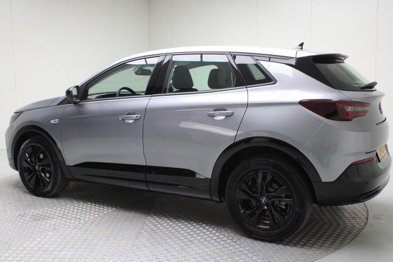 Opel Grandland 1.2 Turbo Hybrid GS ( level 3) | automaat | afn. trekhaak | 4 nw. seizoensbanden | pdc v/a+camera | navi | adaptive cruise control | dodehoek | verwarmde stoelen+stuur | climate | bluetooth | carplay