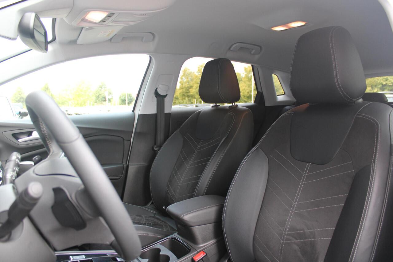 Opel Grandland 1.2 Turbo 130PK AUTOMAAT ULTIMATE | STOEL/STUUR/VOORRUIT VERWARMING | ACHTRERUITRIJ CAMERA | DODEHOEK DETECTIE | ELEKTRISCH BEDIENBARE ACHTERKLEP | FULL LED MATRIX KOPLAMPEN | NAVIGATIE | 19" LICHTMETALEN VELGEN | ALCANTARA BEKLEDING | APPLE CARPLAY/ANDRO