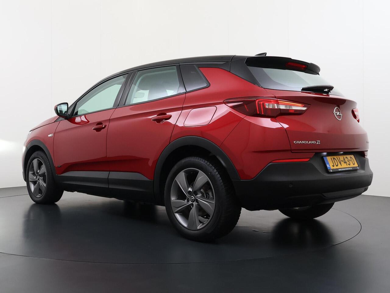 Opel Grandland X 1.6 Turbo Hybrid Business Edition VAN: ¤27.900,- VOOR: ¤23.877,- UW EINDEJAARSVOORDEEL: ¤4.023,- | PHEV PLUG-IN HYBRIDE | STOELVERWARMING| STANDKACHEL| LANE-ASSIST| RIJKLAARPRIJS INCL. 12 MND BOVAG GARANTIE |