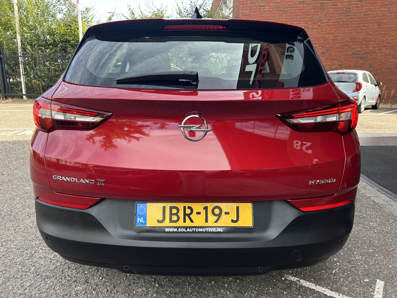 Opel Grandland X 1.6 Turbo Hybrid Business Edition PHEV // NAVI + CARPLAY // CAMERA // PDC V+A // CLIMA // STOEL + STUURWIELVERWARING