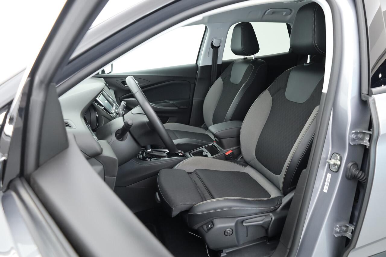 Opel Grandland X 1.2 Turbo Innovation Aut. | Apple CarPlay | Camera | Afn. Trekhaak | LED | Clima