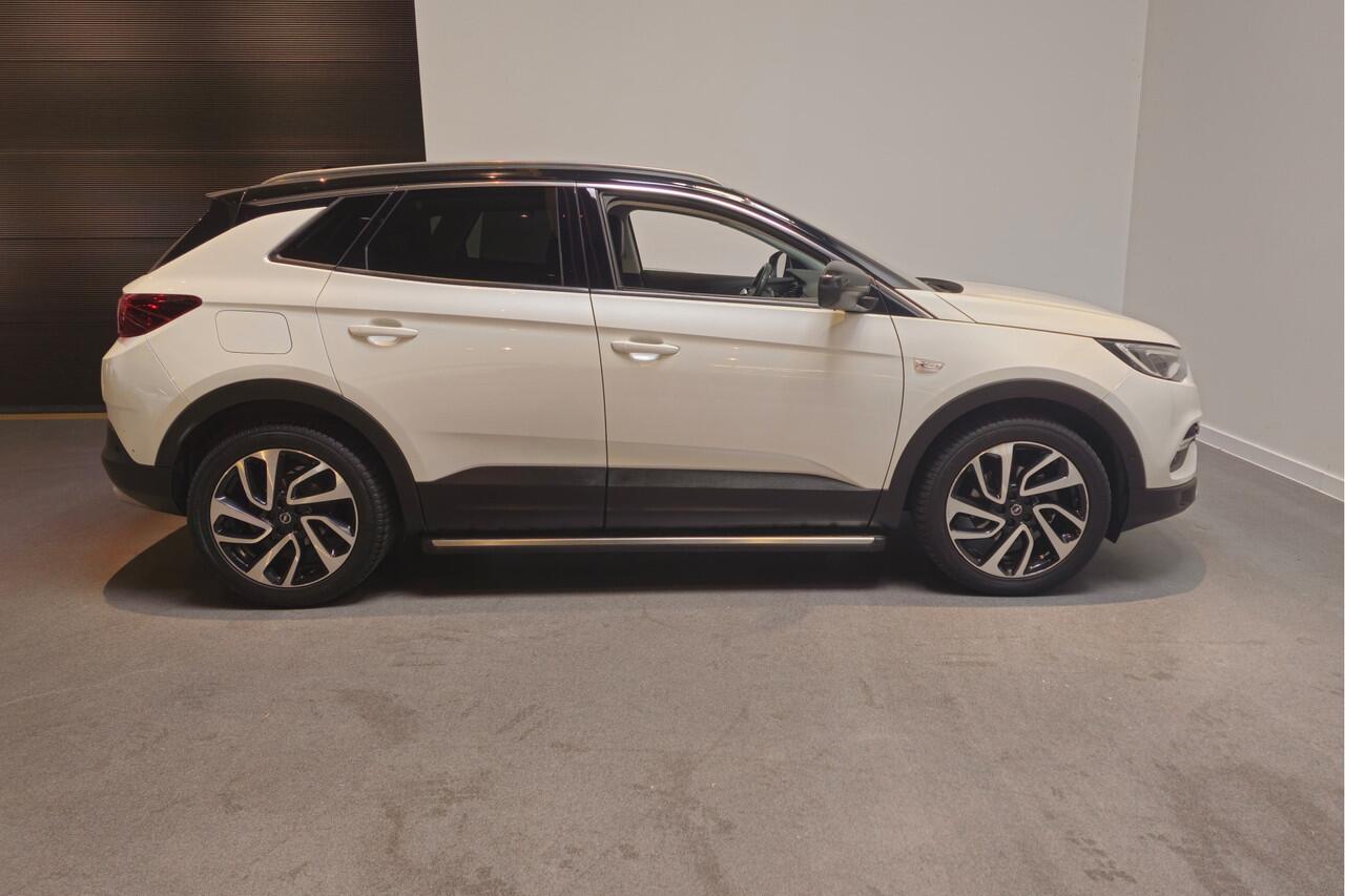 Opel Grandland X 1.2 Turbo Ultimate - Apple Carplay/Android Auto - Stoelverwarming voor en achter - Stoelventilatie - Stuurverwarming - Parelmoer - Leder - Trekhaak - 19' - Denon Premium Soundsystem