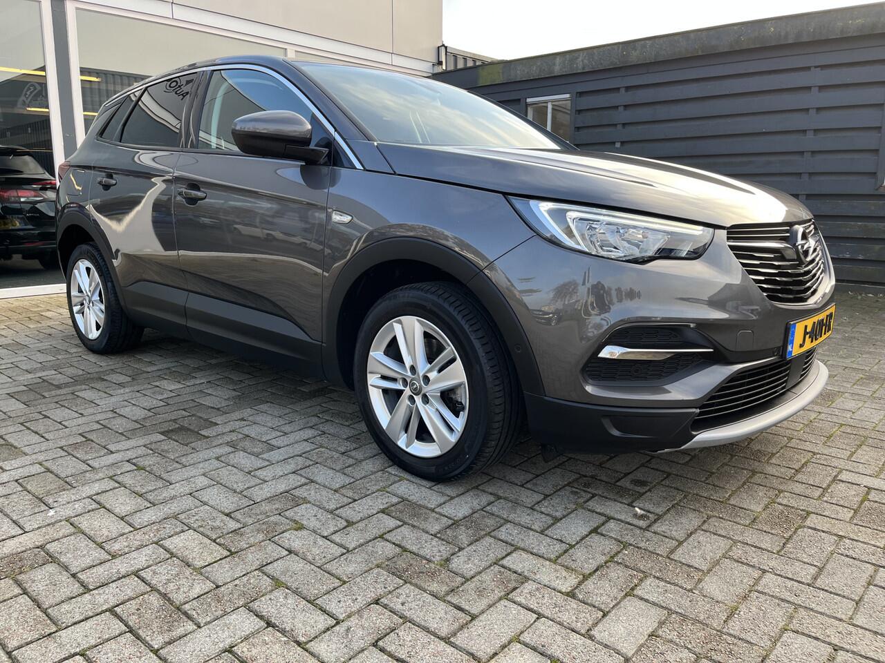 Opel Grandland X 1.2 Turbo Business Executive 50% deal 7.475,- ACTIE Trekhaak / Carplay / Clima / Cruise / Keyless