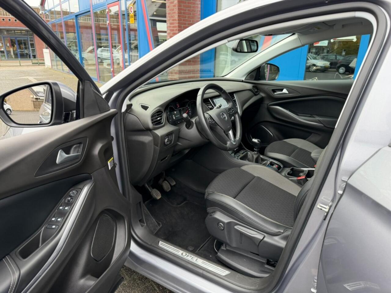 Opel Grandland X 1.2 130pk Navi Carplay Camera Led Airco(ECC) bj2020