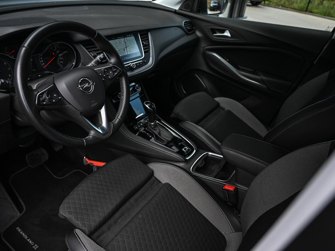 Opel Grandland X 1.2 TURBO BUSINESS EXECUTIVE | AUTOMAAT | LED | BLUETOOTH | CRUISECONTROL | EL. ACHTERKLEP | GOED ONDERHOUDEN