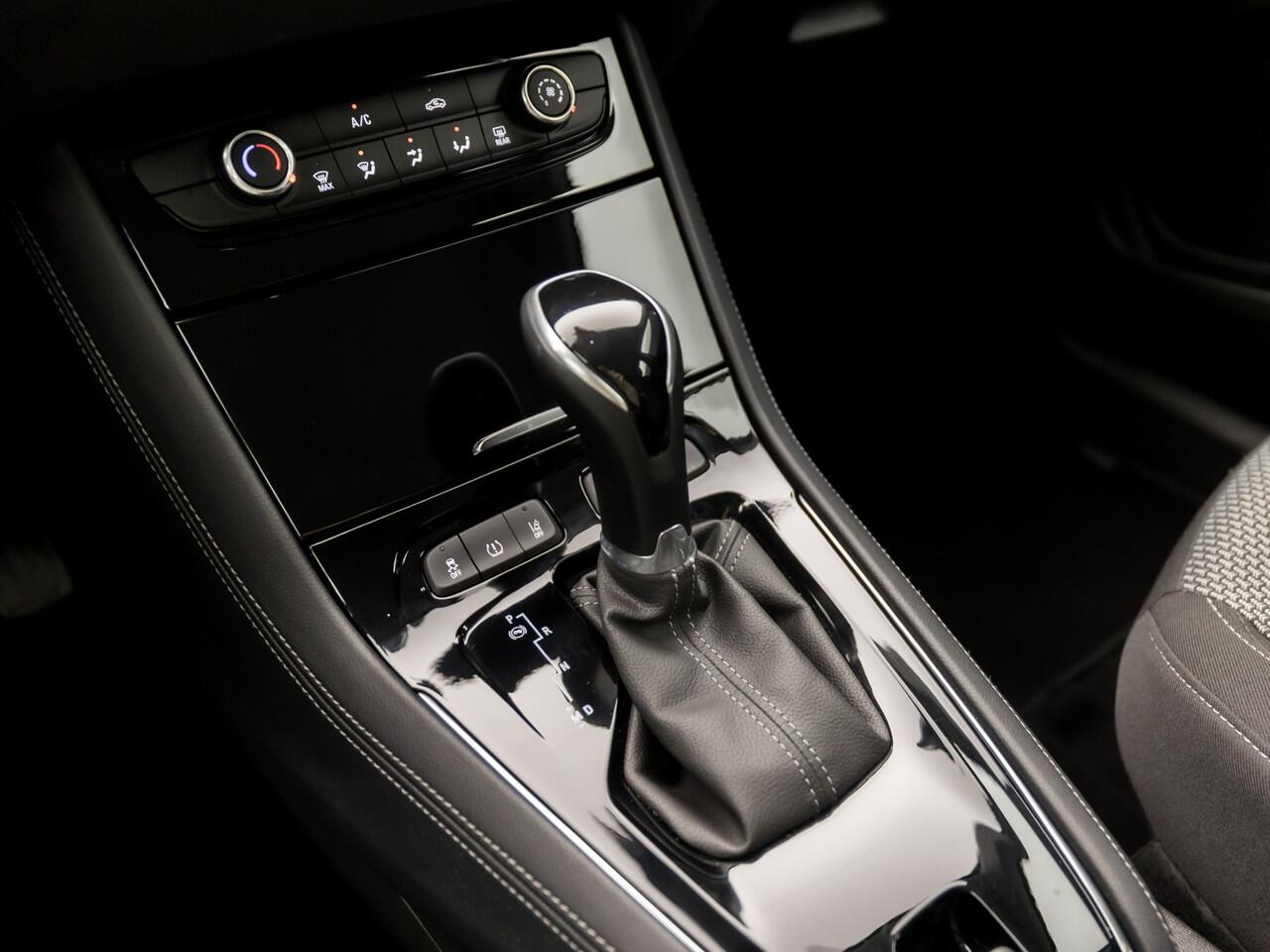 Opel Grandland X 1.2 Turbo Sport Automaat (APPLE CARPLAY, GROOT NAVI, PARKEERSENSOREN, SPORTSTOELEN, CRUISE, LM VELGEN, LED KOPLAMPEN, NIEUWSTAAT)