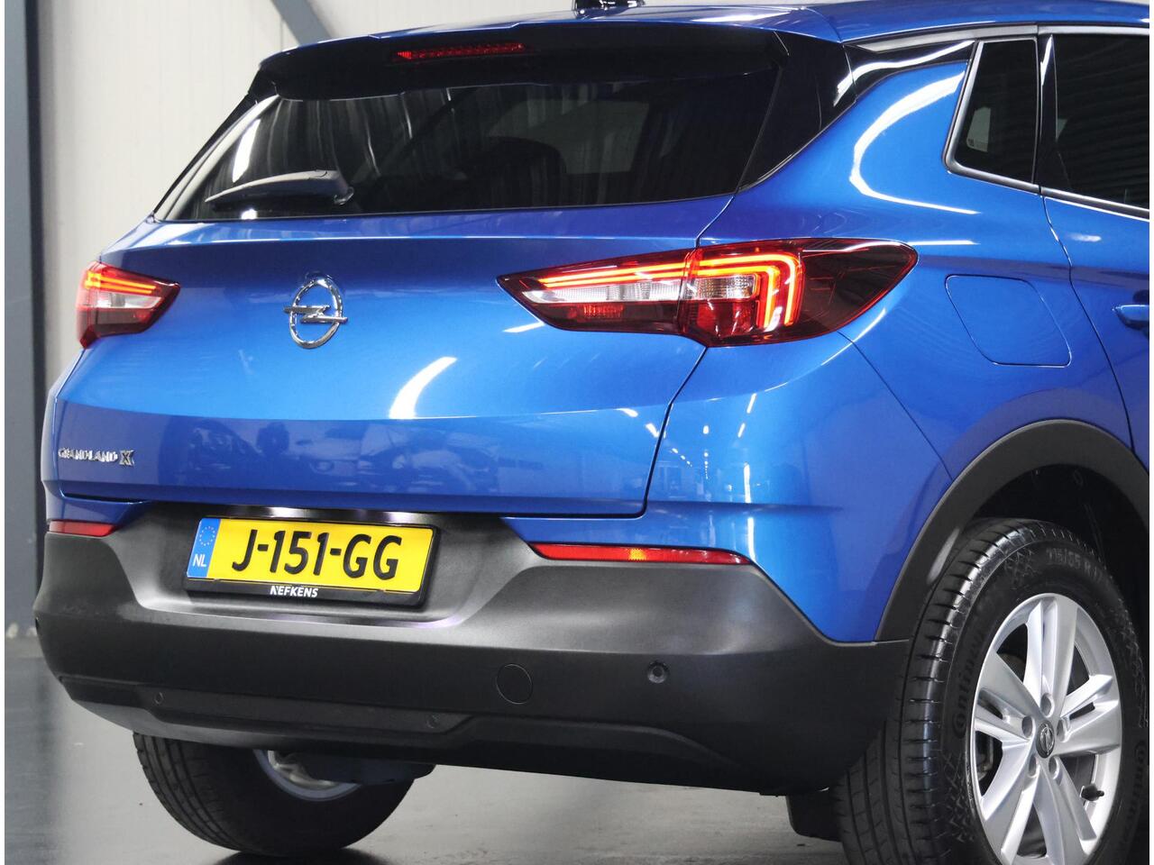 Opel Grandland X 130PK Turbo Edition | AppleCarPlay/AndroidAuto | Panoramadak | Navigatie | Cruise Control | Climate Control | LED | Armsteun | Parkeersensoren | Isofix | Privacy Glass |
