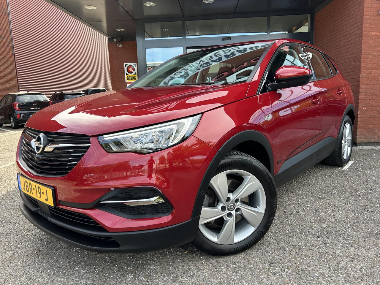 Opel Grandland X 1.6 Turbo Hybrid Business Edition PHEV // NAVI + CARPLAY // CAMERA // PDC V+A // CLIMA // STOEL + STUURWIELVERWARING