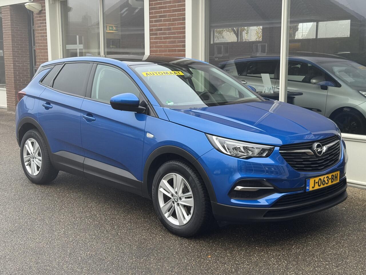 Opel Grandland X 1.2 Turbo Edition Automaat, 130 Pk, Airco/ECC, Panorama dak, Trekhaak,