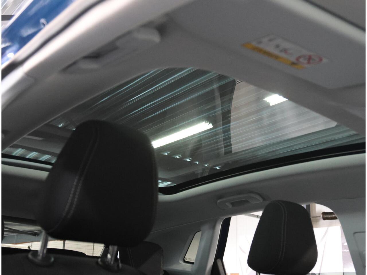 Opel Grandland X 130PK Turbo Edition | AppleCarPlay/AndroidAuto | Panoramadak | Navigatie | Cruise Control | Climate Control | LED | Armsteun | Parkeersensoren | Isofix | Privacy Glass |