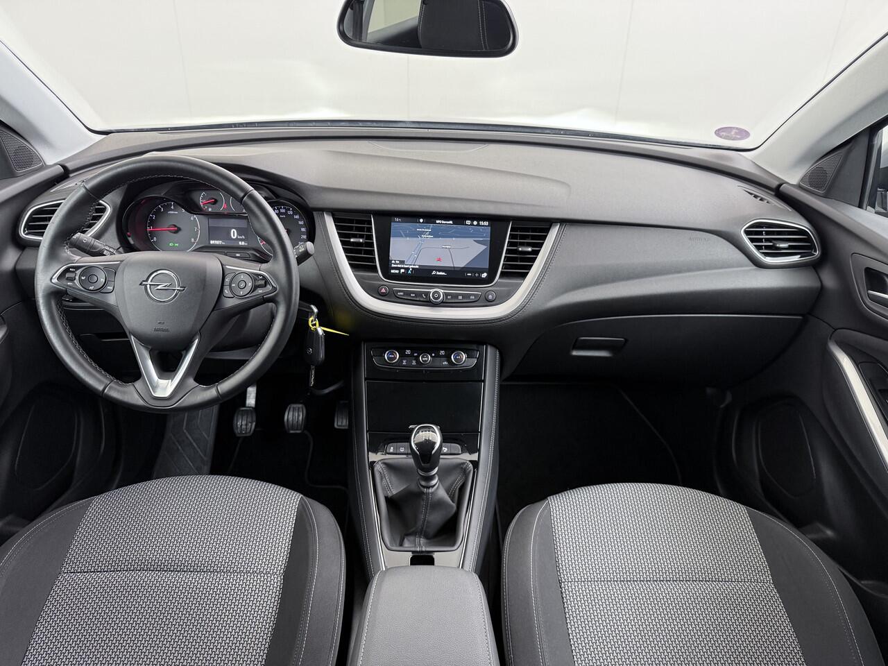 Opel Grandland X T131PK Trekhaak Navi Ecc Pdc Apple Carplay Android Auto Cruise Control Edition Lmv Licht-Regensensor Verkeersbordlezer PrivacyGlas IntelliLink Bluetooth Origineel Nederlandse Auto 1.400KG Trekgewicht! ¤ 35.000 nieuw! Bij ons volledig Onderhouden