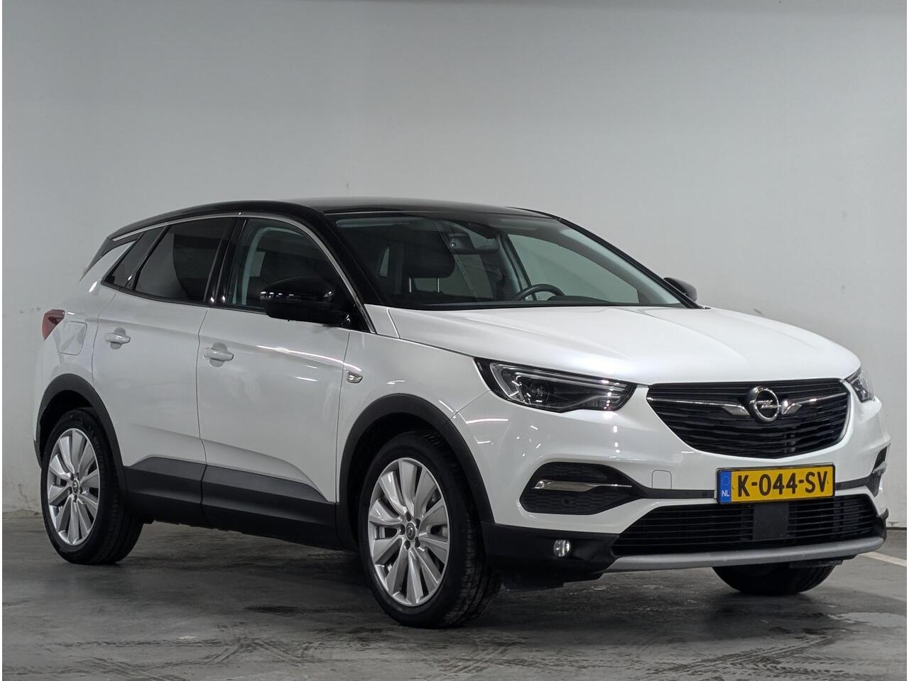 Opel Grandland X Ultimate 1.6 Turbo 180pk EAT8 | 1.600 KG TREKGEWICHT | AGR-STOELEN | TWO-TONE! | PANODAK | CAMERA | TREKHAAK | WINTERPACK | FULL LED | ISOFIX |