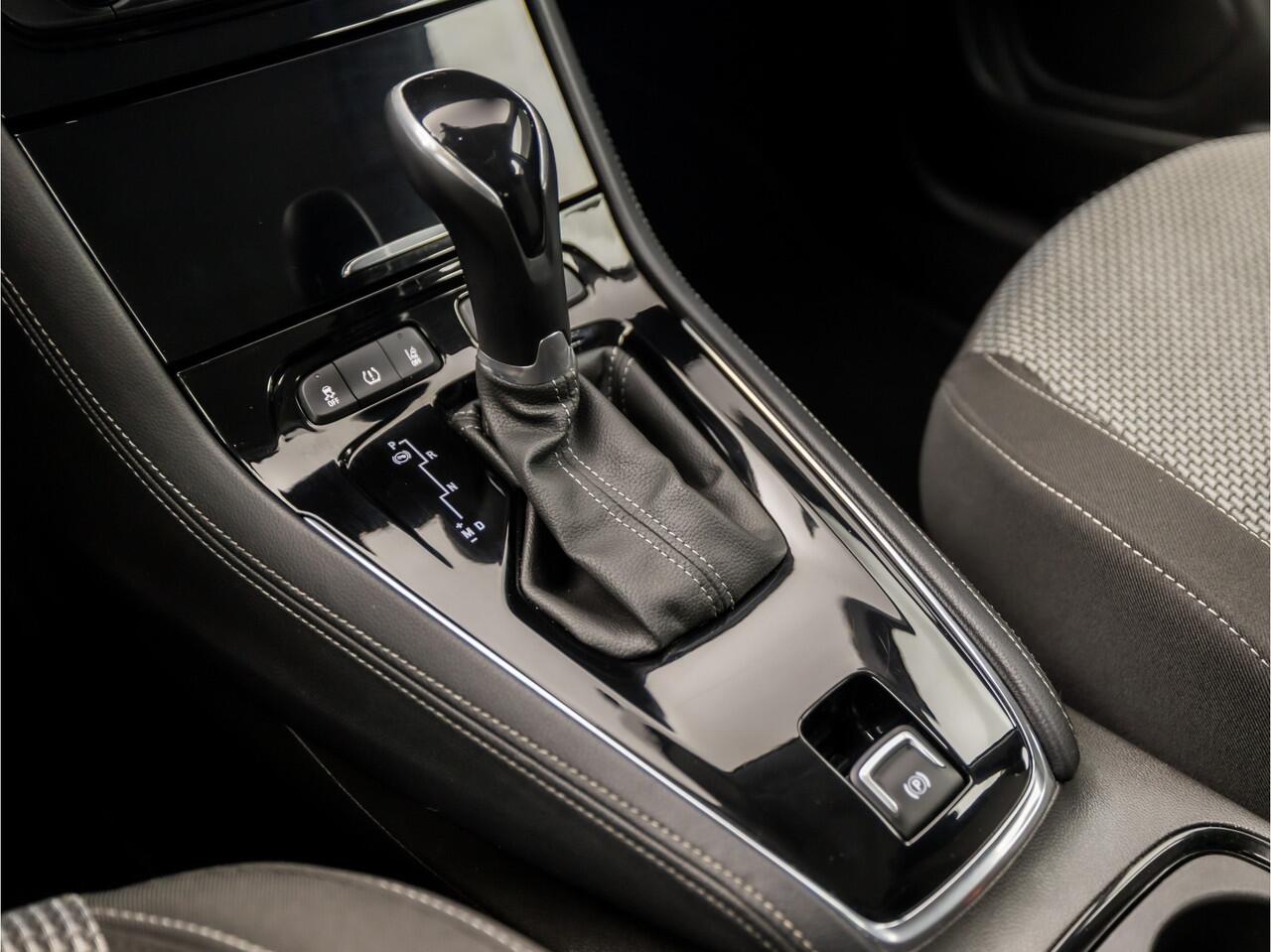 Opel Grandland X 1.2 Turbo Sport Automaat (APPLE CARPLAY, GROOT NAVI, CRUISE, PARKEERSENSOREN, SPORTSTOELEN, LED KOPLAMPEN, LM VELGEN, LANE ASSIST, NIEUWSTAAT)