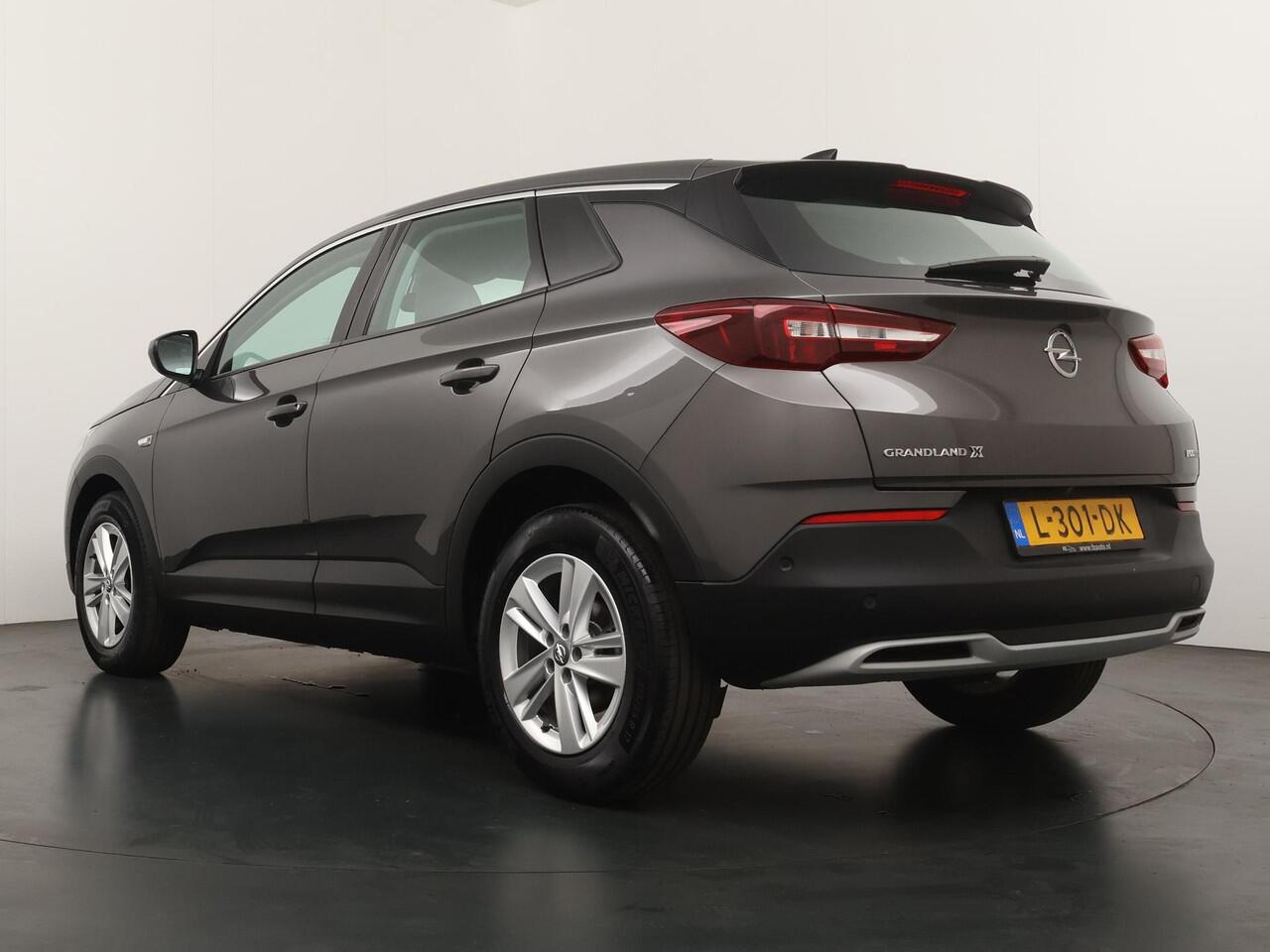 Opel Grandland X 1.2 Turbo Business Elegance - LED koplampen - Stoelverwarming - Dode hoek - Navigatie - 360gr. Camera