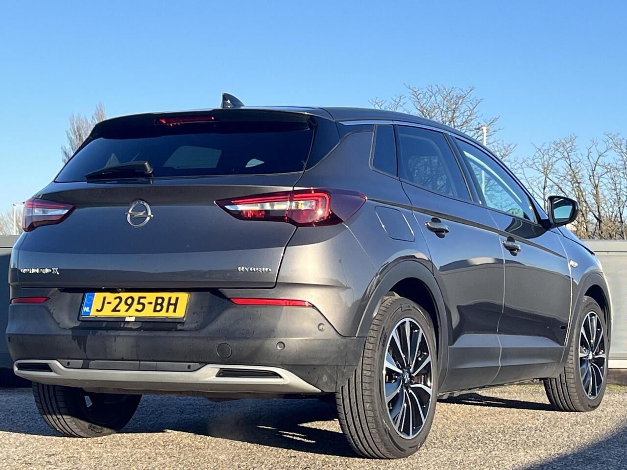 Opel Grandland X Innovation 1.6 PHEV 225pk Hybrid e-EAT8 | AGR-STOELEN | KEYLESS | FULL LED | ELEK. A.KLEP | NAVI | APPLE CARPLAY / ANDROID AUTO | ISOFIX |