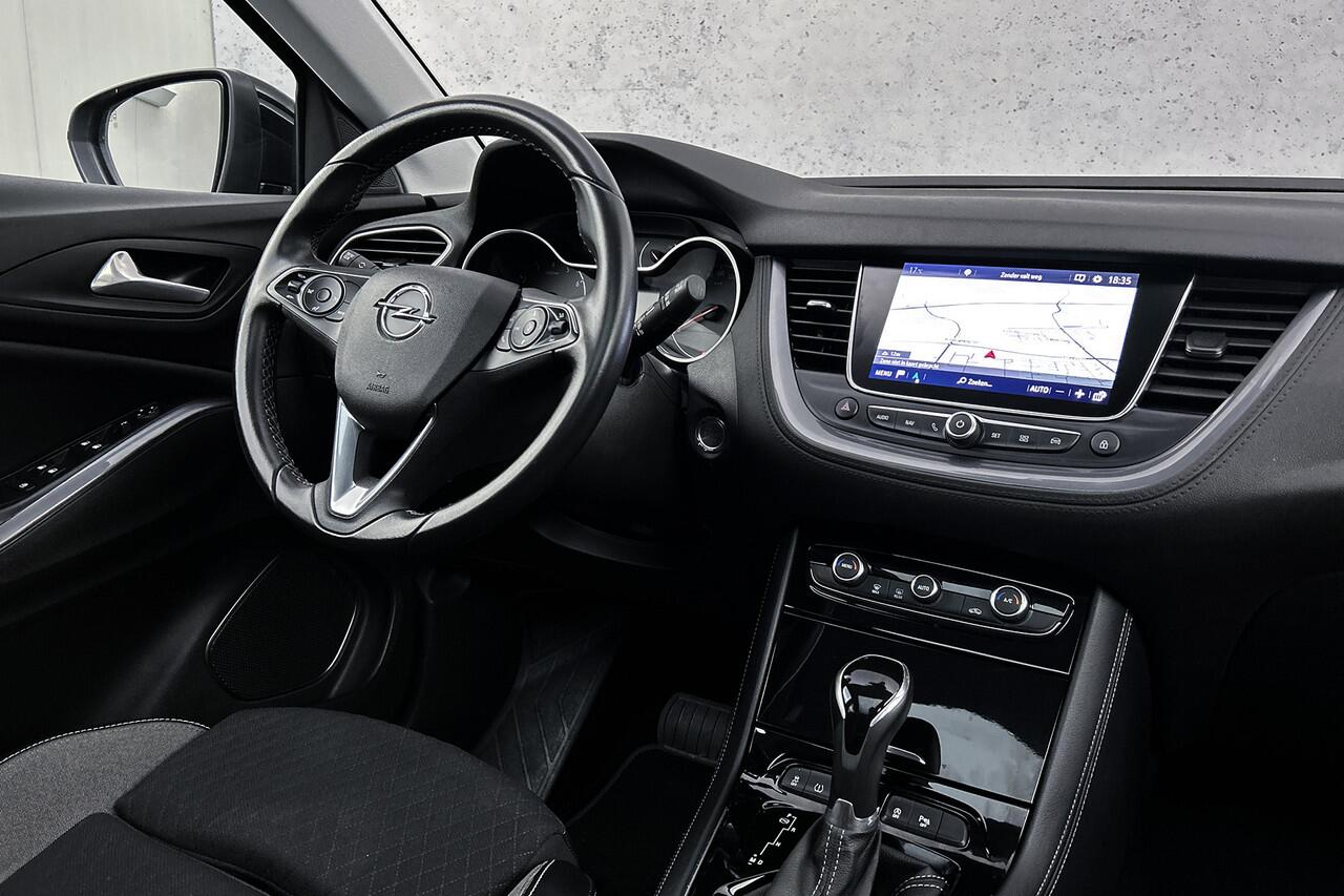 Opel Grandland X 1.6 Turbo Business Executive | Apple Carplay | LED koplampen | Panoramadak | Parkeersensoren