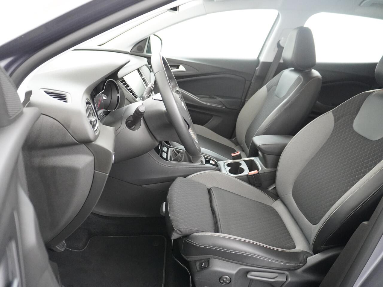 Opel Grandland X T 131pk 360Camera Navi 1/2Leer Apple/AndroidPdc Dab Ecc Tel. Isofix Mistlampen Blindspot Lane-dep. Bordherk. Usb Bluetooth CruiseControl Licht-/Zichtpakket Elek.Inkl.spiegels Elek.Ramen Led 17''LM 1.2 Turbo Business Elegance NL-auto! B- klasse EURO 6 Orig