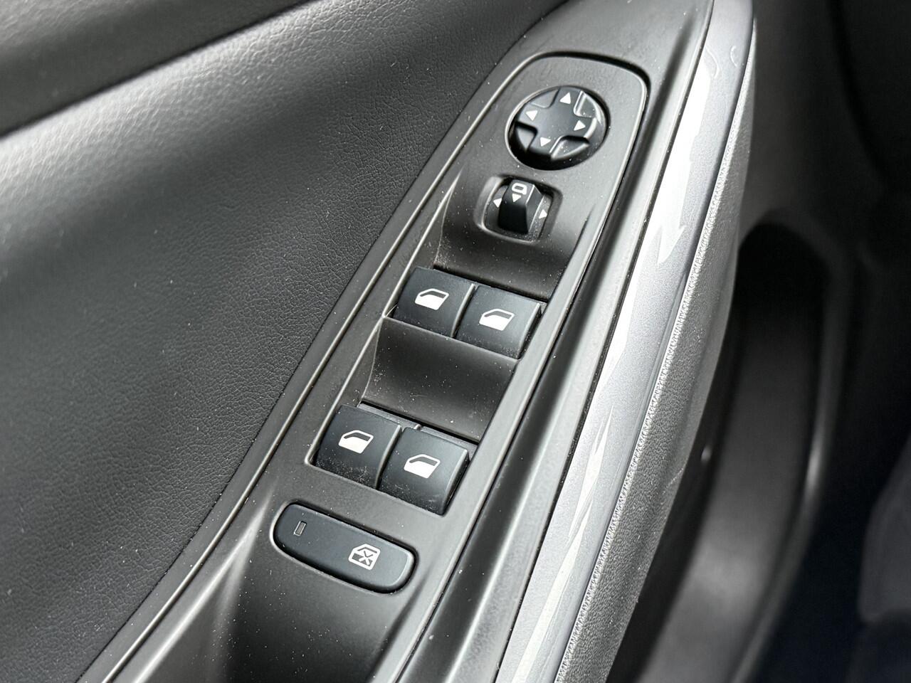 Opel Grandland X BJR 2020 1.2 Turbo 131 PK Business Executive CAMERA | PDC | CLIMA | NAVI | CRUISE | CARPLAY | TREKHAAK