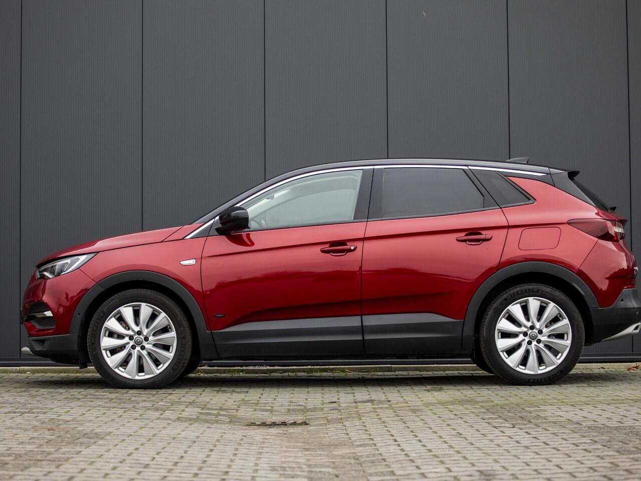 Opel Grandland X 1.6 Turbo Hybrid Business Elegance