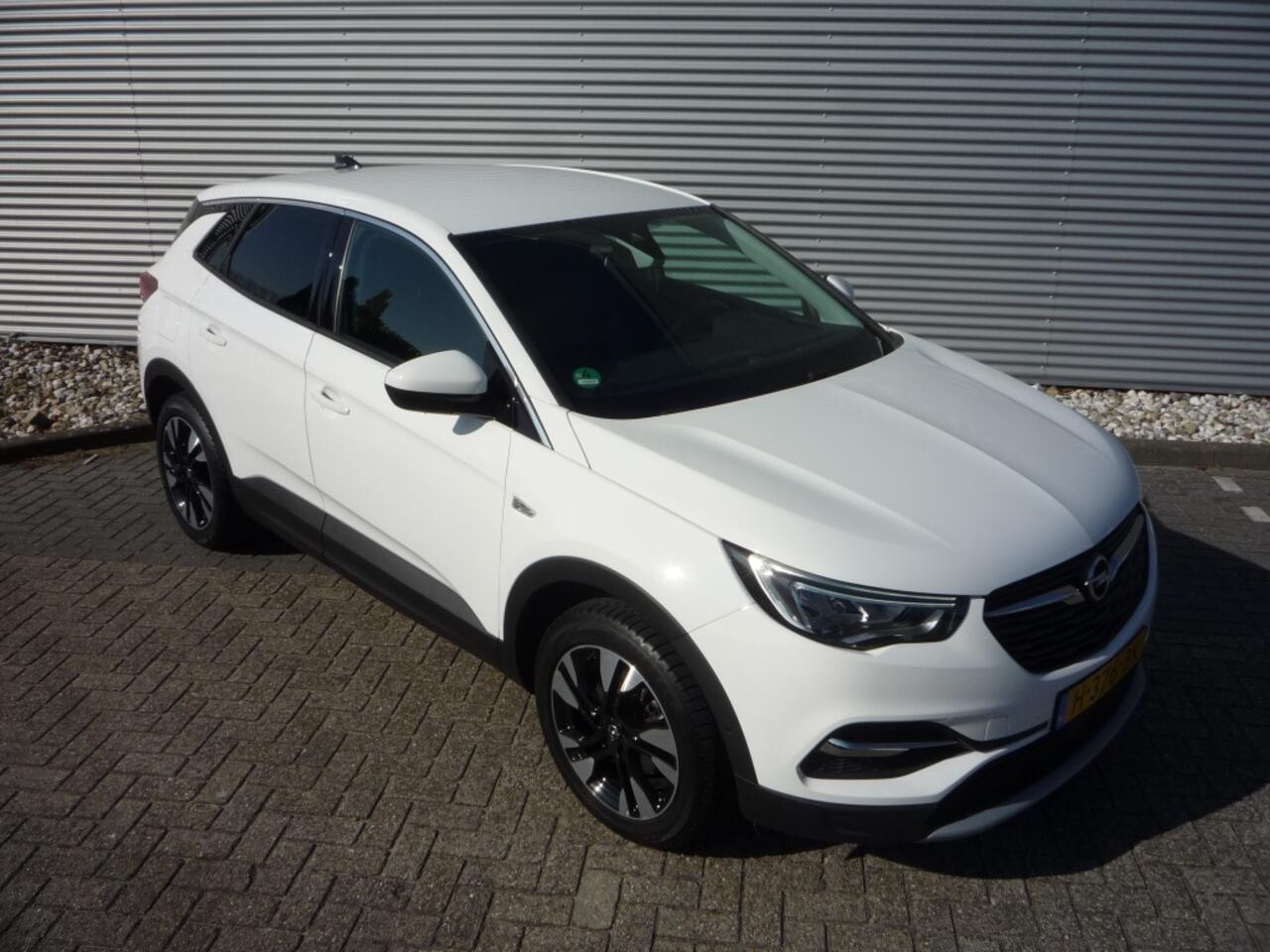 Opel Grandland X 1.2 Turbo (130Pk) Bus. Executive Navi El. Achterklep Géén Afleve
