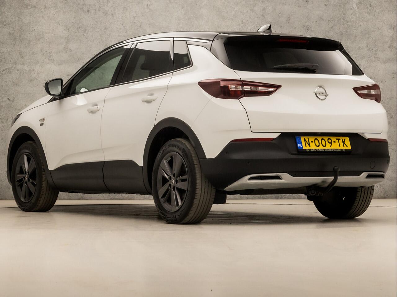 Opel Grandland X 1.2 Turbo Sport (APPLE CARPLAY, GROOT NAVI, CAMERA, CLIMATE, TREKHAAK, SPORTSTOELEN, LED KOPLAMPEN, CRUISE, NIEUWE APK, NIEUWSTAAT)