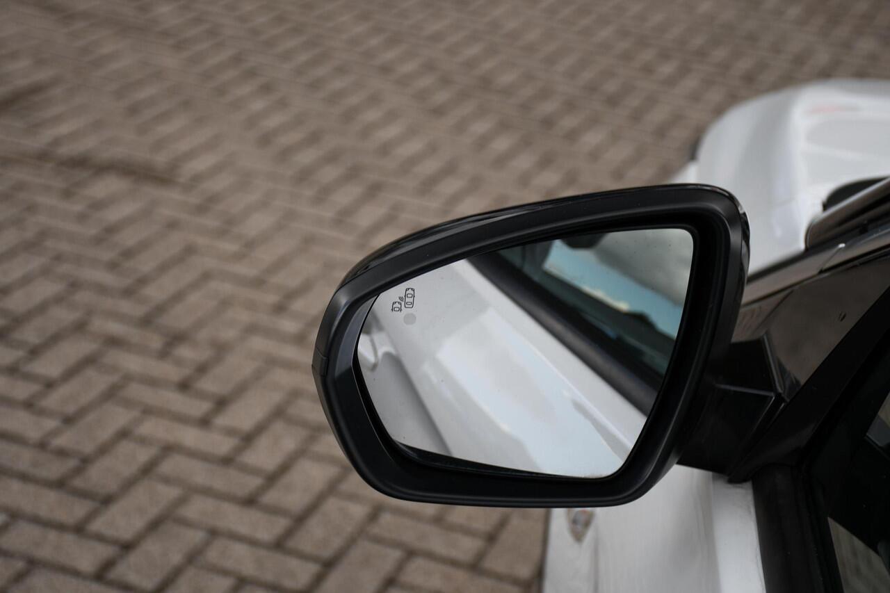 Opel Grandland X Innovation 1.2 Turbo 130pk ADAPT. CC/ 18''LM/ CAM.