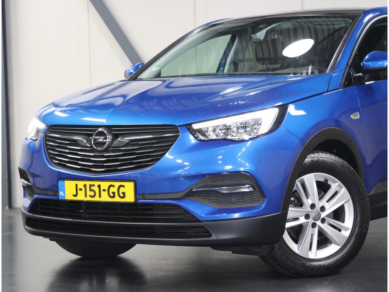 Opel Grandland X 130PK Turbo Edition | AppleCarPlay/AndroidAuto | Panoramadak | Navigatie | Cruise Control | Climate Control | LED | Armsteun | Parkeersensoren | Isofix | Privacy Glass |