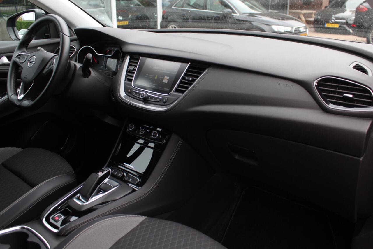 Opel Grandland X 1.6 Turbo Hybrid Business Elegance / 360Camera / CarPlay / Navigatie / Keyless / 19'' / Stoel+Stuurverwarming / Dodehoek / DAB / Cruise Control