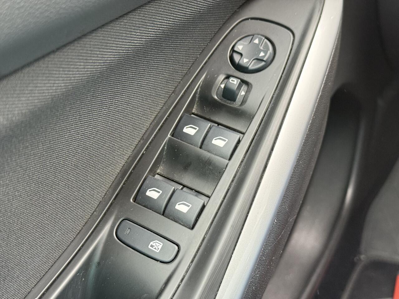 Opel Grandland X BWJ 2020 1.2 131 PK Turbo 120 Jaar Edition 74.000KM! CLIMA | CRUISE | APPLE CARP. | ANDROID AUT. | PRIV. GLAS | PDC | LMV | MULTIFUNCT. STUURWIEL