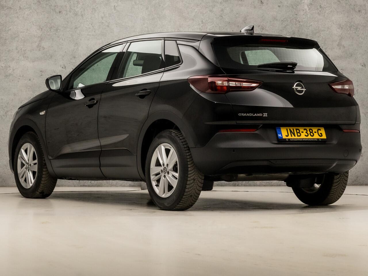 Opel Grandland X 1.2 Turbo Sport Automaat (APPLE CARPLAY, GROOT NAVI, LM VELGEN, SPORTSTOELEN, LED KOPLAMPEN, PARKEERSENSOREN, CRUISE, ELEK PAKKET, NIEUWSTAAT)
