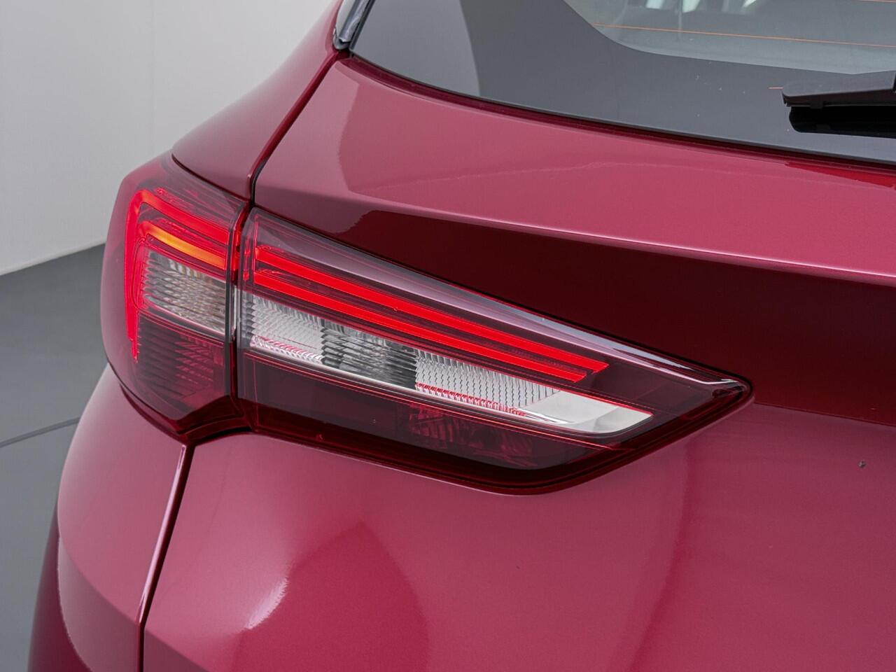 Opel Grandland X 1.6 Turbo Hybrid Business Edition VAN: ¤27.900,- VOOR: ¤23.877,- UW EINDEJAARSVOORDEEL: ¤4.023,- | PHEV PLUG-IN HYBRIDE | STOELVERWARMING| STANDKACHEL| LANE-ASSIST| RIJKLAARPRIJS INCL. 12 MND BOVAG GARANTIE |