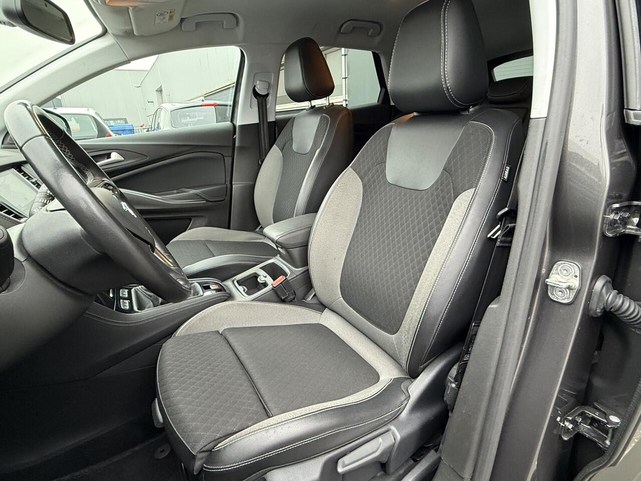 Opel Grandland X BJR 2020 1.2 Turbo 131 PK Business Executive CAMERA | PDC | CLIMA | NAVI | CRUISE | CARPLAY | TREKHAAK