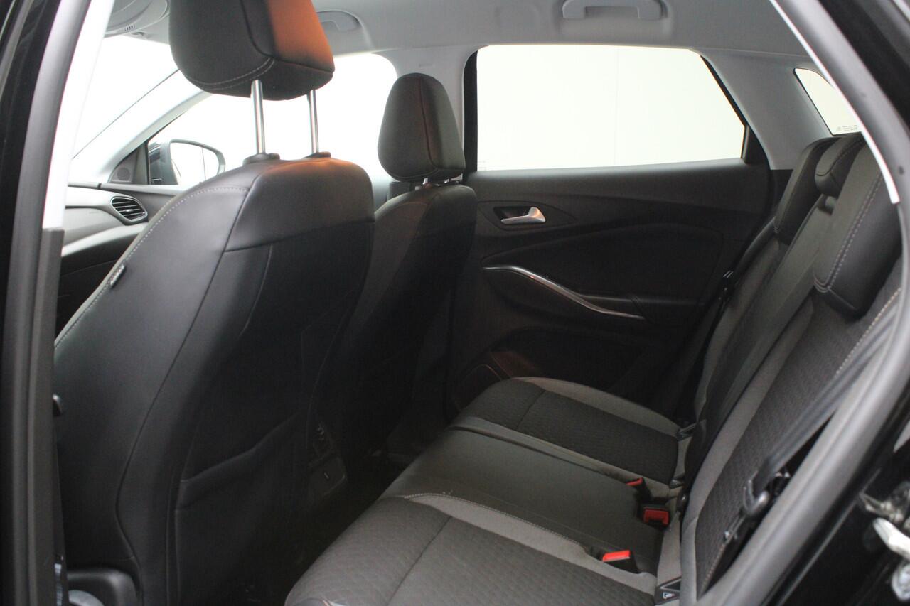 Opel Grandland X 1.2 T Innovation | Automaat | Trekhaak / Navi Full Map / Camera / PDC v&a / Keyless