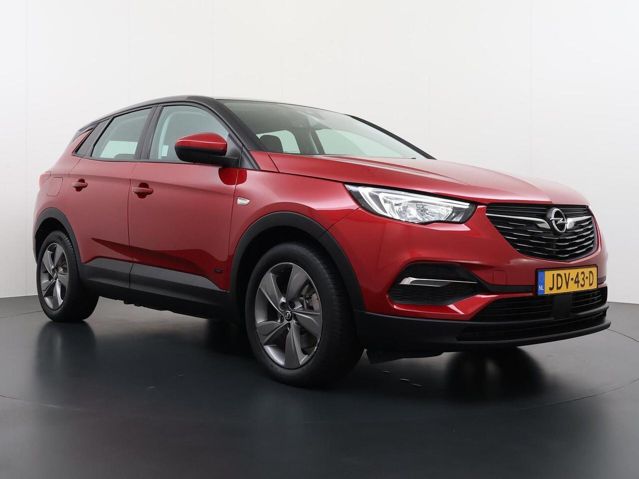 Opel Grandland X 1.6 Turbo Hybrid Business Edition VAN: ¤27.900,- VOOR: ¤23.877,- UW EINDEJAARSVOORDEEL: ¤4.023,- | PHEV PLUG-IN HYBRIDE | STOELVERWARMING| STANDKACHEL| LANE-ASSIST| RIJKLAARPRIJS INCL. 12 MND BOVAG GARANTIE |