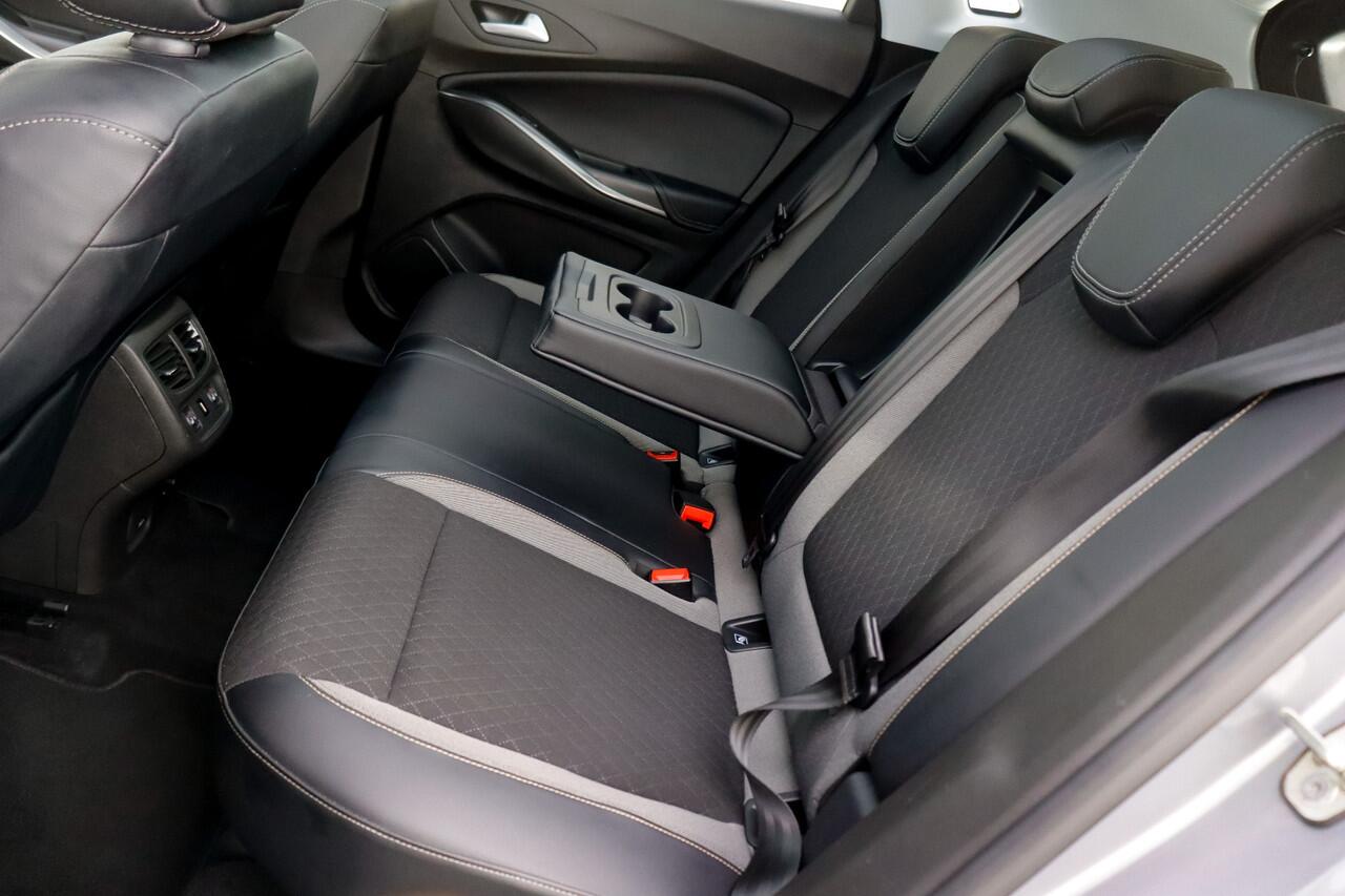 Opel Grandland X 1.6T 180Pk Aut.INNOVATION PANO | FULL LED | 360 CAM | CARPLAY | STUUR+STOELVERW | ACHTERBANK VW | BLINDSPOT | LMV 19''