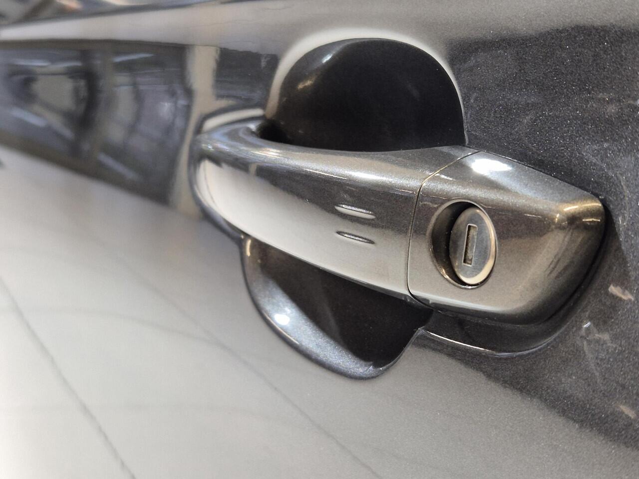 Opel Grandland X 1.6 Turbo Plug-in-Hybrid Ultimate | Navigatie | Stoelverwarming/Stoelverkoeling | 360º Camera | Apple Carplay/Android Auto | Keyless Entry |