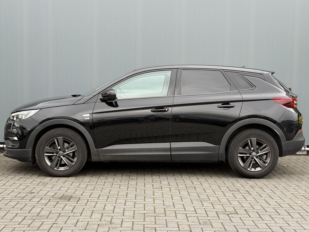 Opel Grandland X BWJ 2020 1.2 131 PK Turbo 120 Jaar Edition 74.000KM! CLIMA | CRUISE | APPLE CARP. | ANDROID AUT. | PRIV. GLAS | PDC | LMV | MULTIFUNCT. STUURWIEL