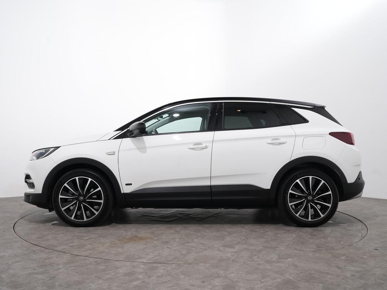 Opel Grandland X 1.6 HYBRID 225PK ULTIMATE AUT8 | 1e eigenaar | Carplay | Leer