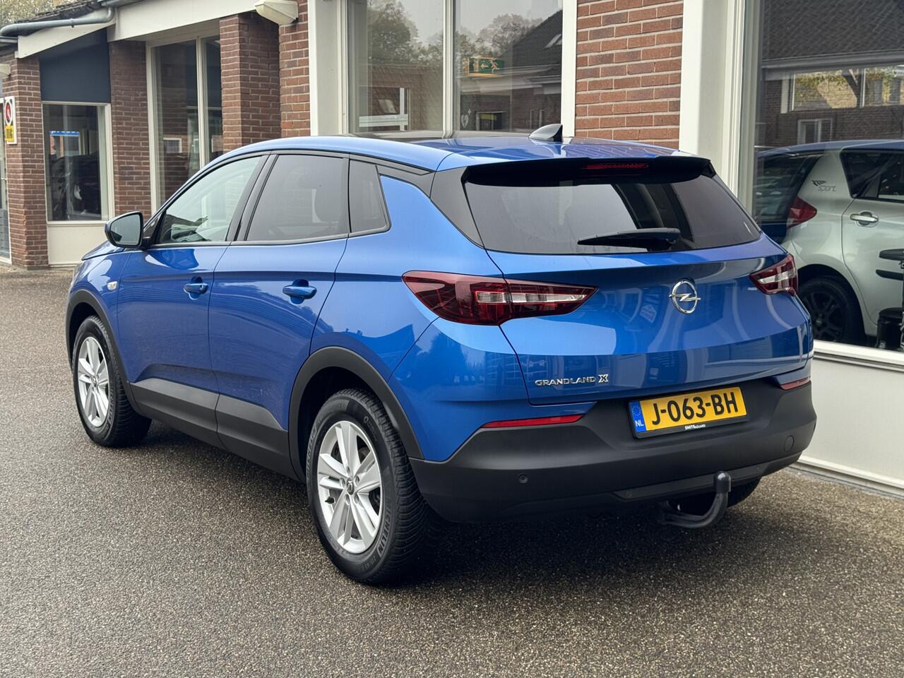 Opel Grandland X 1.2 Turbo Edition Automaat, 130 Pk, Airco/ECC, Panhttps://wheelerdelta.autodata.nl/data/files/00/02/52/78/49/16/0/160/120/foto.jpgoramadak, Trekhaak,