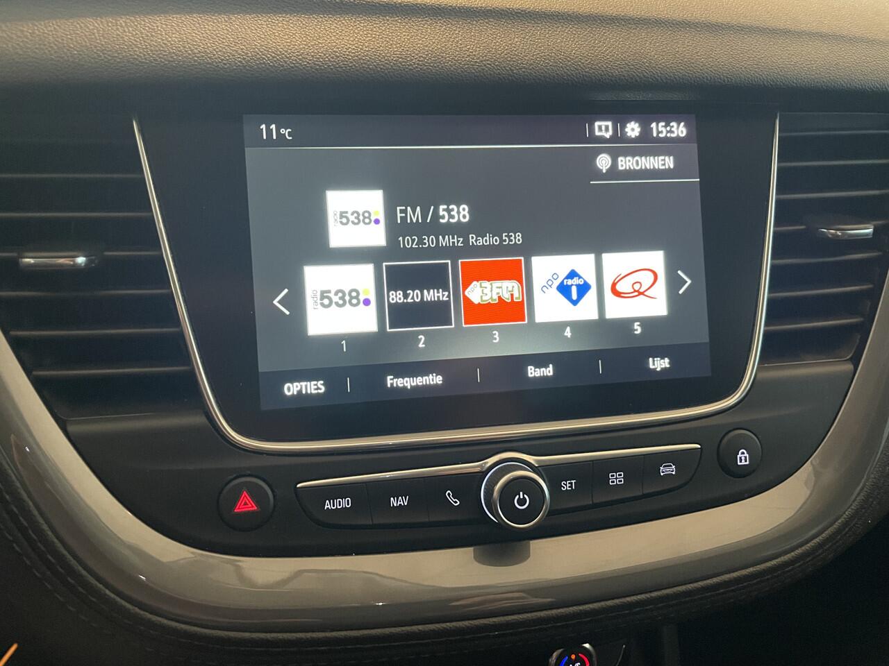 Opel Grandland X 1.2 Turbo Business Edition Achteruitrijcamera - Cruise control - Airco - Apple carplay - Alarm klasse 1 - Bluetooth - Parkeersensoren voor en achter - navigatiesysteem - Radio - Start/stop systeem - Stuur multifunctio