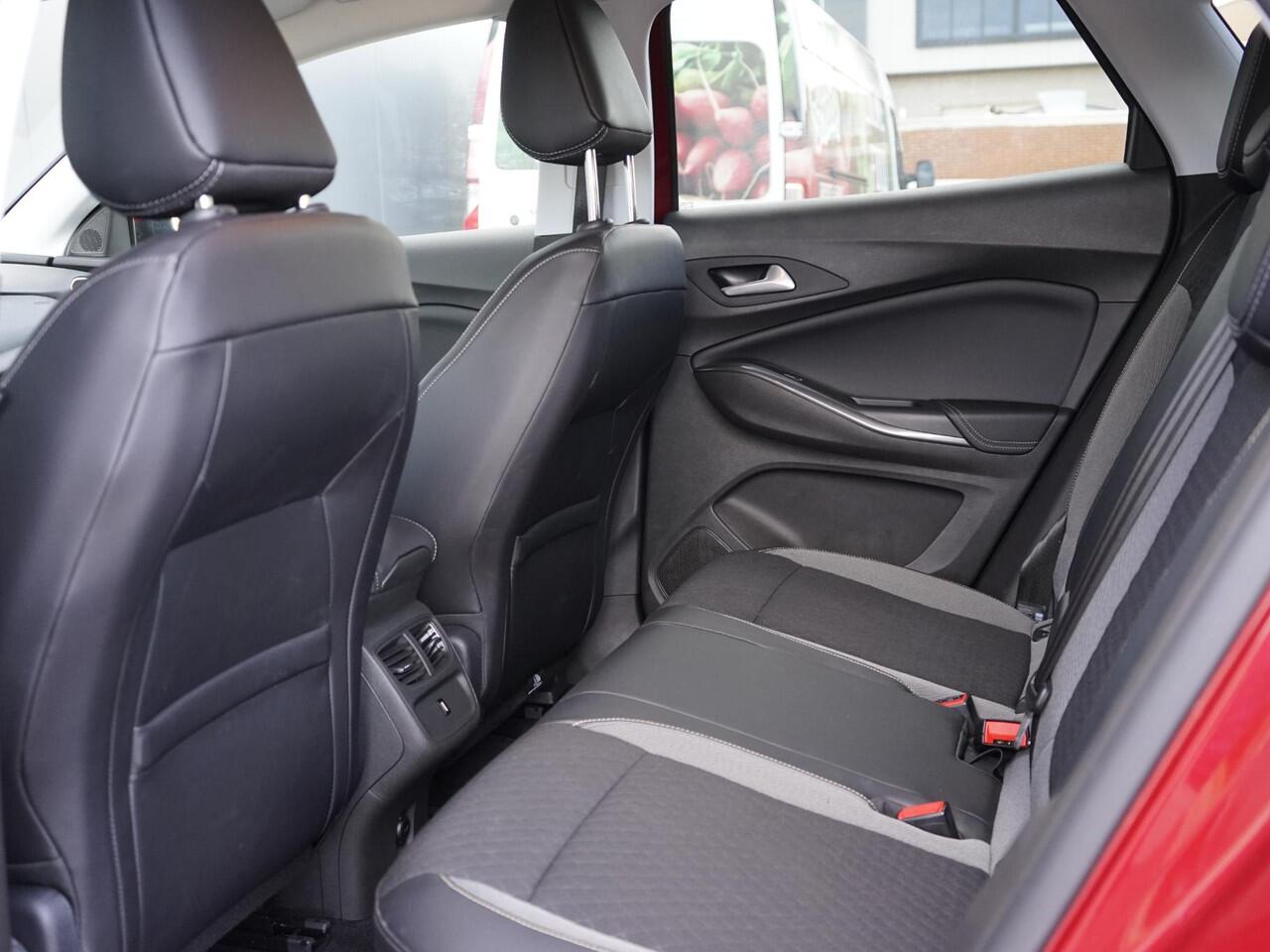 Opel Grandland X 1.2 Turbo Innovation 1e eig / Orig. NL / Navi / Camera / Bluetooth / Half-leder / LED /