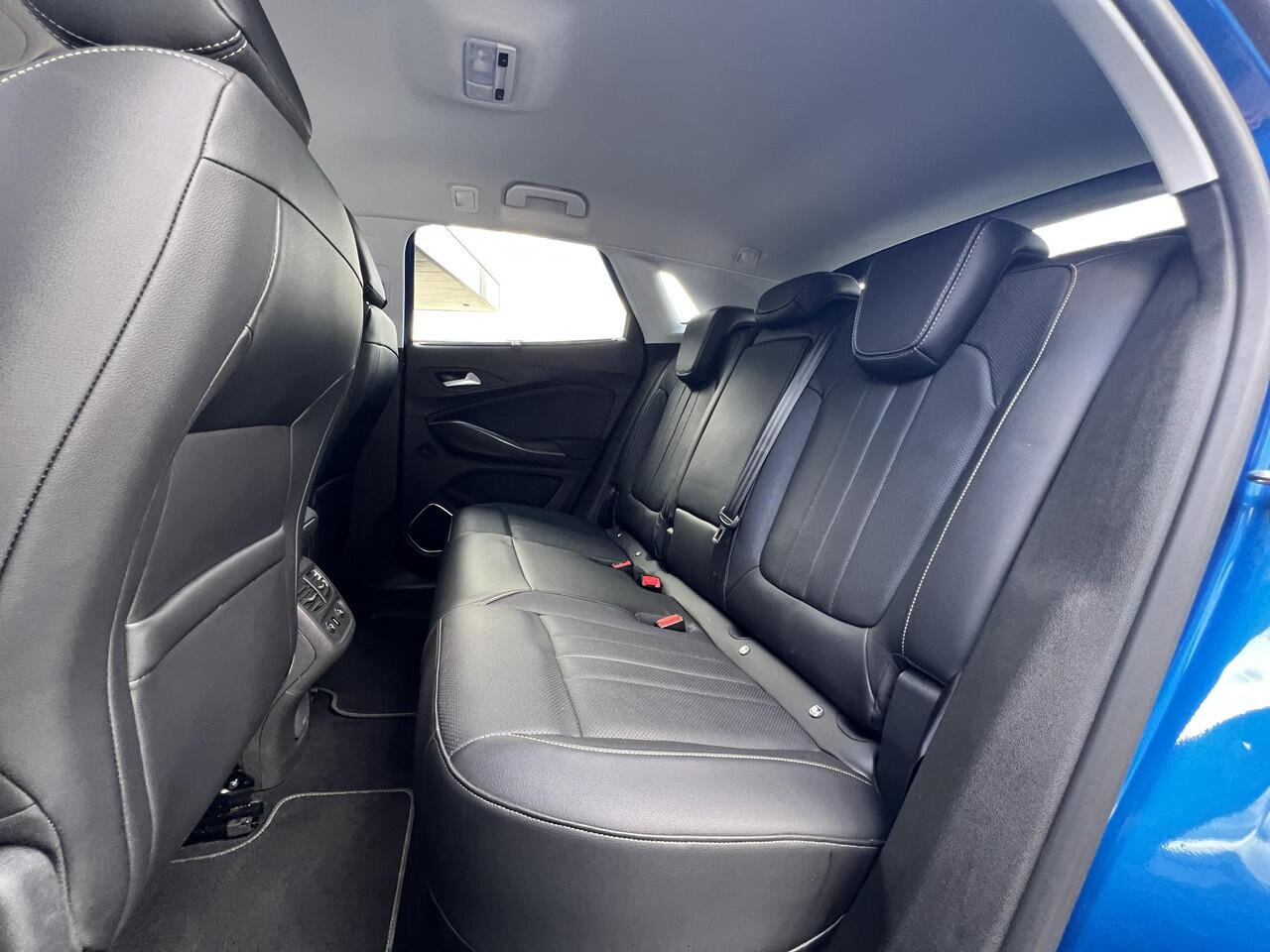 Opel Grandland X 1.6 Turbo Hybrid4 Ultimate PHEV | Leder | Elektrische achterklep | Carplay & navigatie