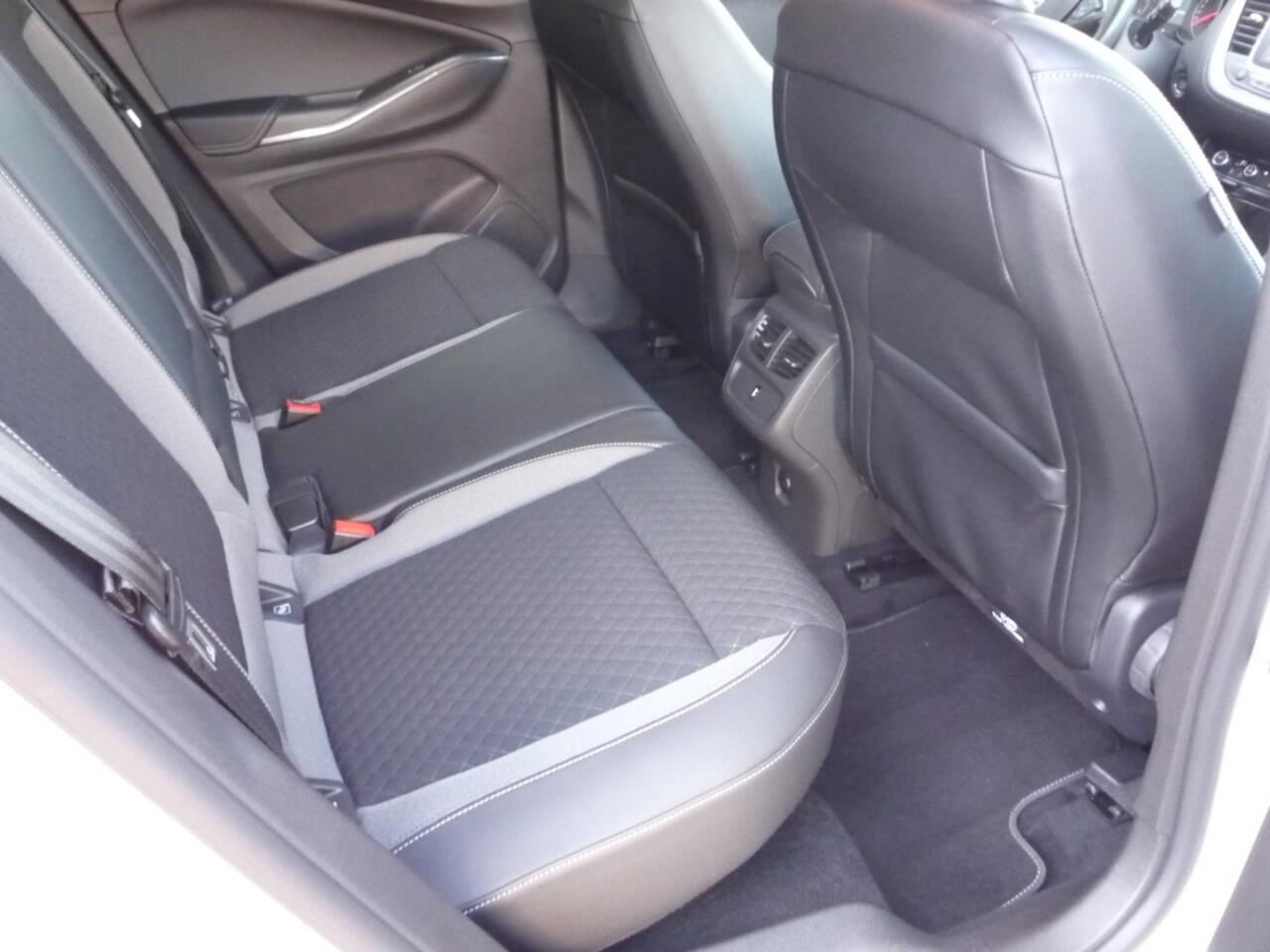 Opel Grandland X 1.2 Turbo (130Pk) Bus. Executive Navi El. Achterklep Géén Afleve