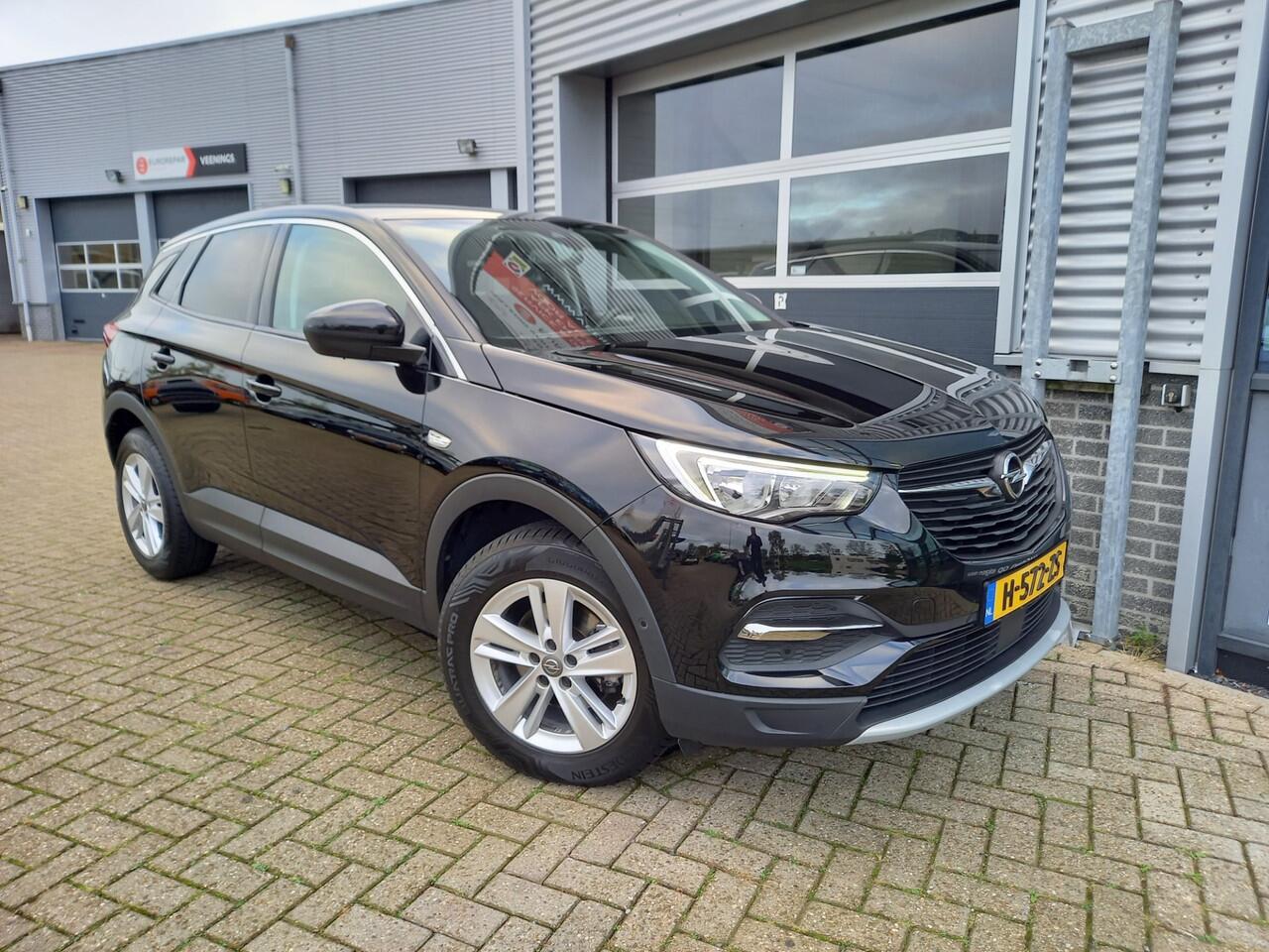 Opel Grandland X 1.2 Turbo Business Executive - CAMERA - TREKHAAK - PDC - CARPLAY / ANDROID - CLIMA - CRUISE - NL AUTO