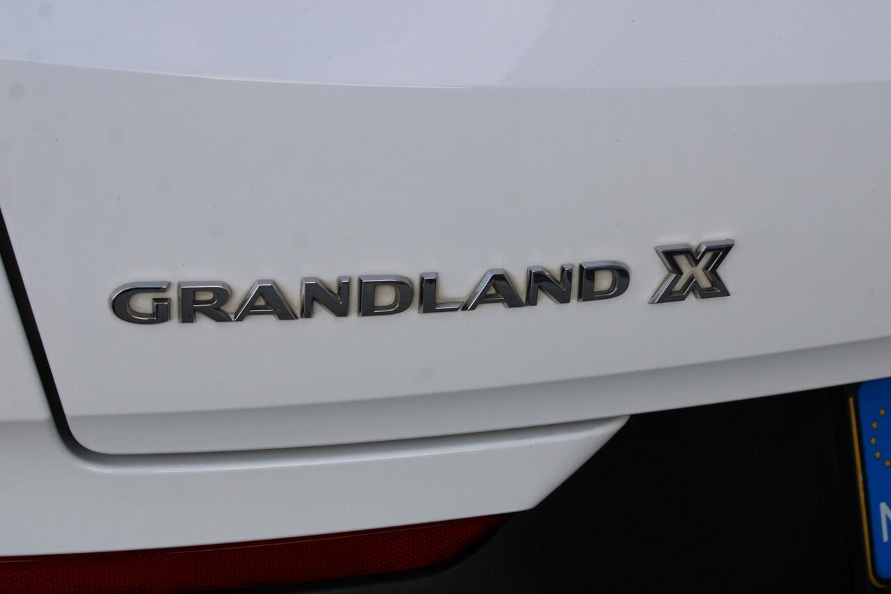Opel Grandland X 1.6 Turbo Hybrid Ultimate | Incl. 12 maanden garantie | Cruise control | Climate control | Stoelverkoeling/verwarming | Apple carplay | Navigatie | DAB radio | Voor + achter camera | 100% dealer onderhouden |