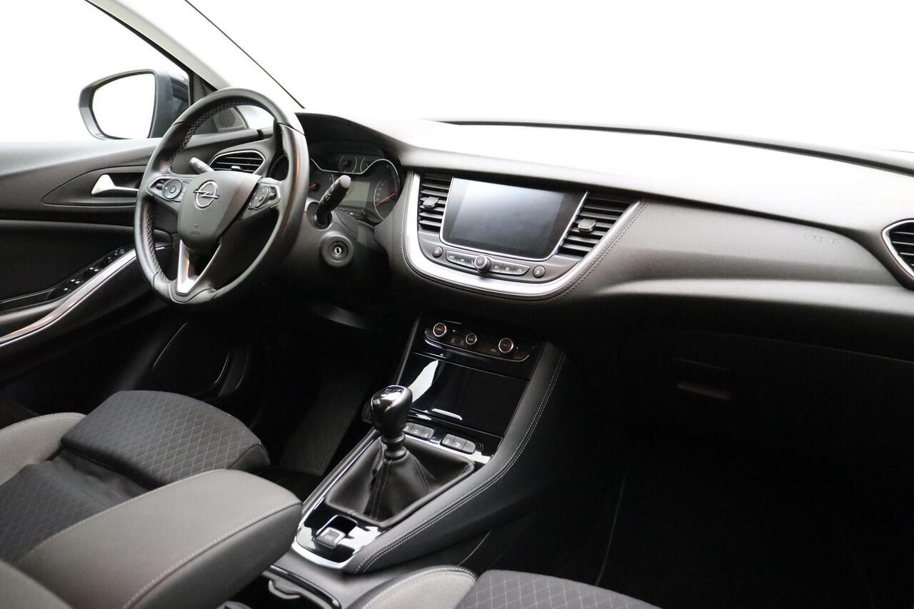 Opel Grandland X 1.2 Turbo Business + | Navigatie pakket | Climate control | Camera achter | AGR stoelen | Cruise-control |