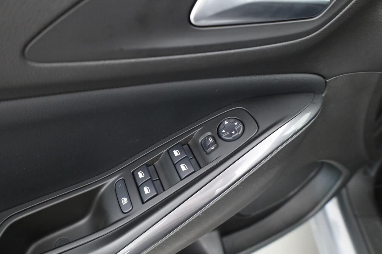 Opel Grandland X 1.2 Turbo Innovation Aut. | Apple CarPlay | Camera | Afn. Trekhaak | LED | Clima