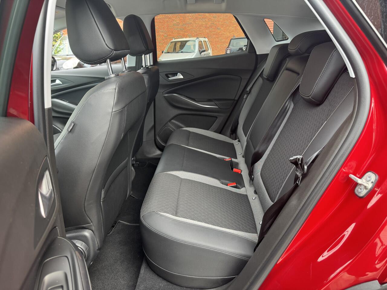 Opel Grandland X 1.6 Turbo Hybrid Business Elegance PHEV // FULL LED // KEYLESS // NAVI+CARPLAY // CAMERA+SENSOREN // ELEK. ACHTERKLEP // STOELVERWARMING //