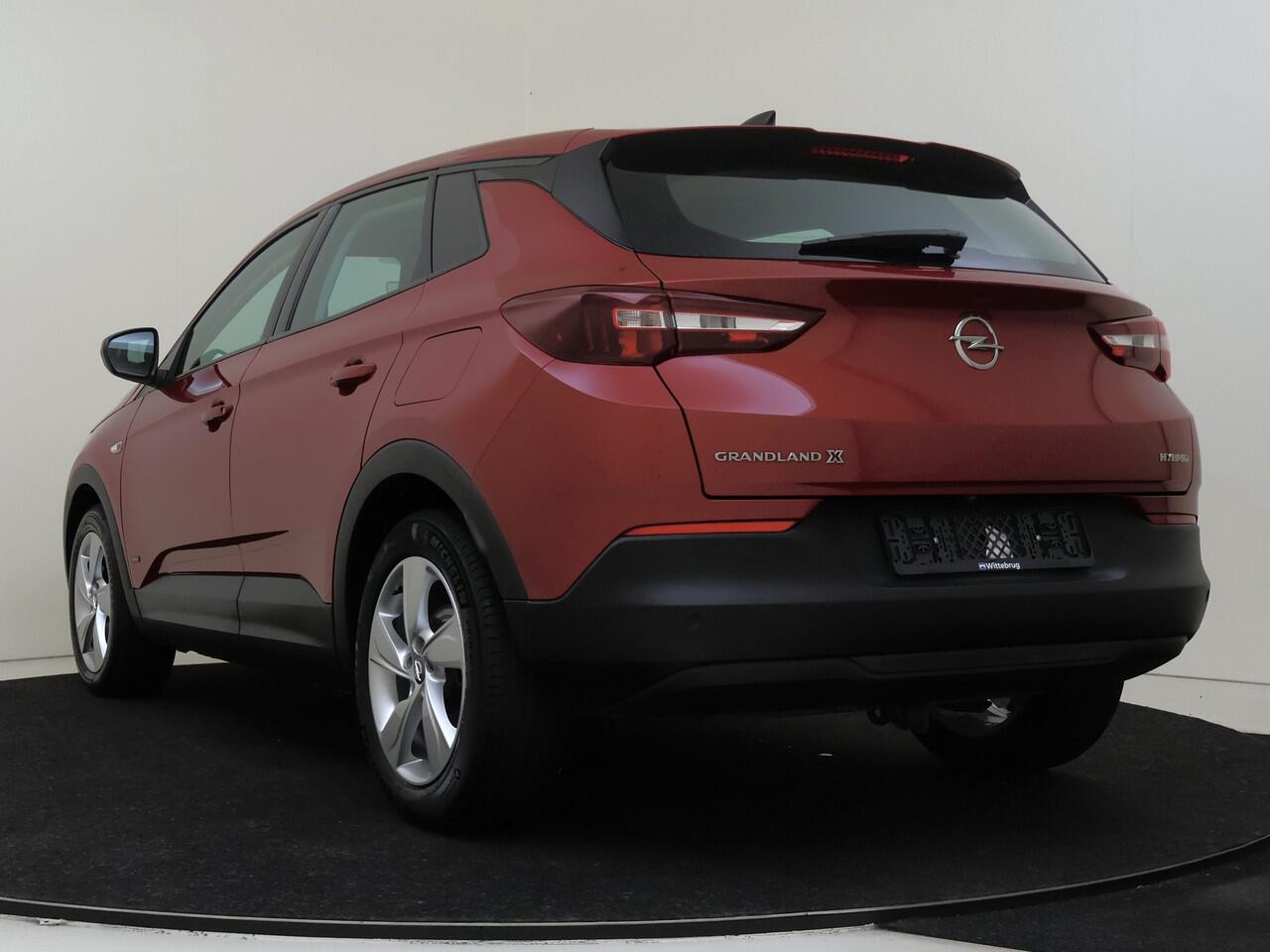 Opel Grandland X 1.6 Turbo Hybrid Business Edition | Stoelverwarming | Navigatie | Camera | Carplay | 225pk |